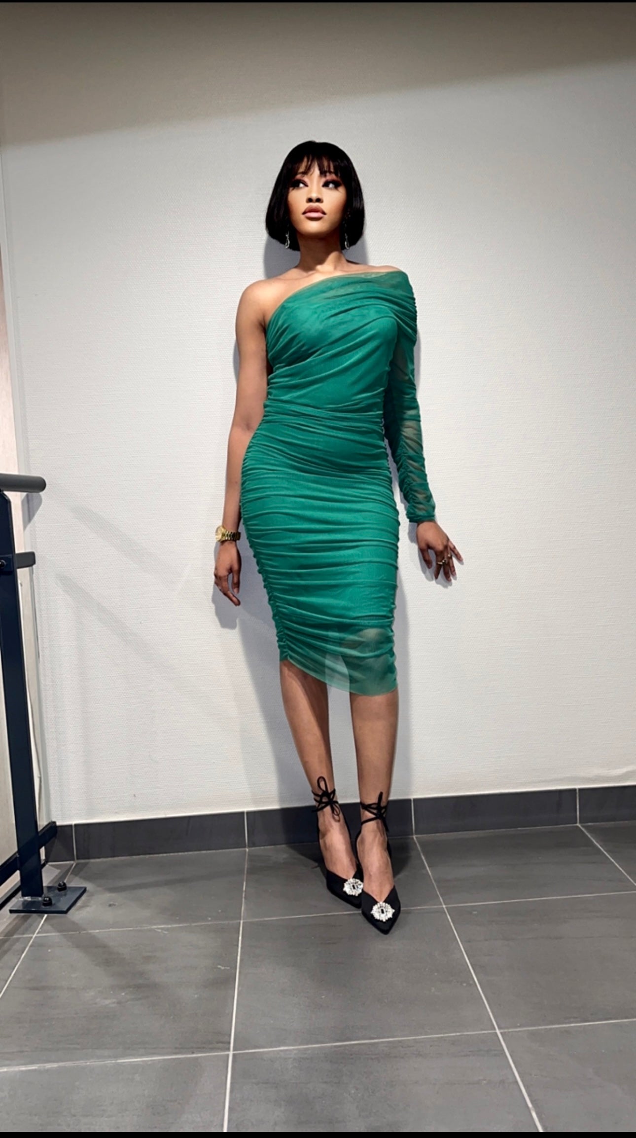 Robe verte en tuile à une manche