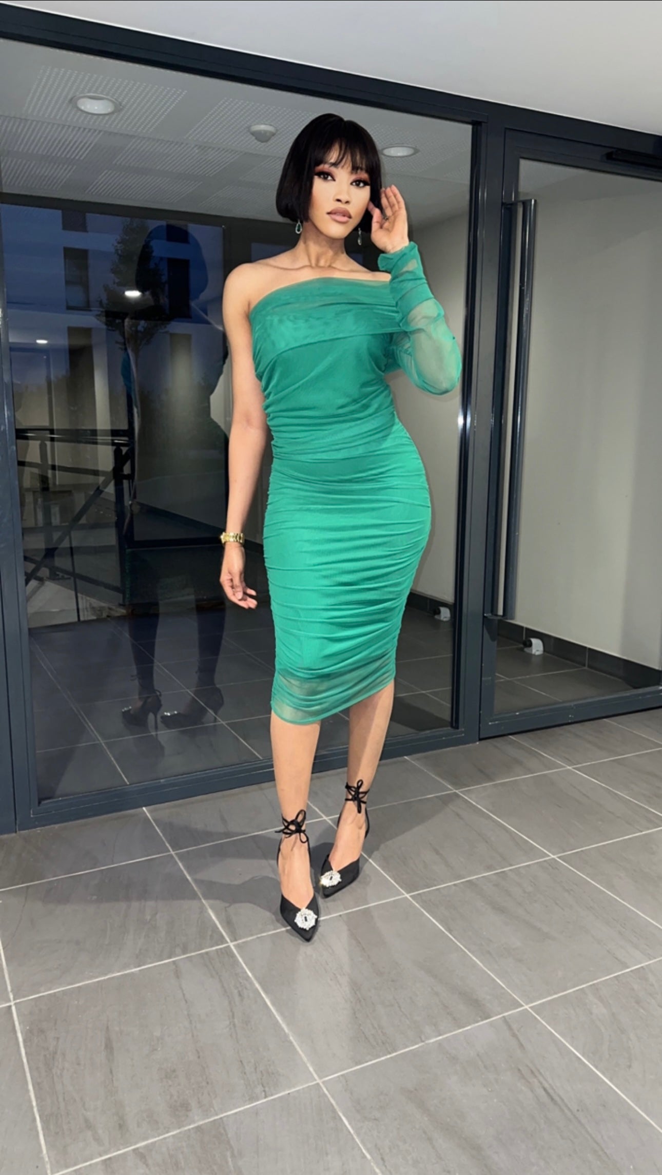 Robe verte en tuile à une manche