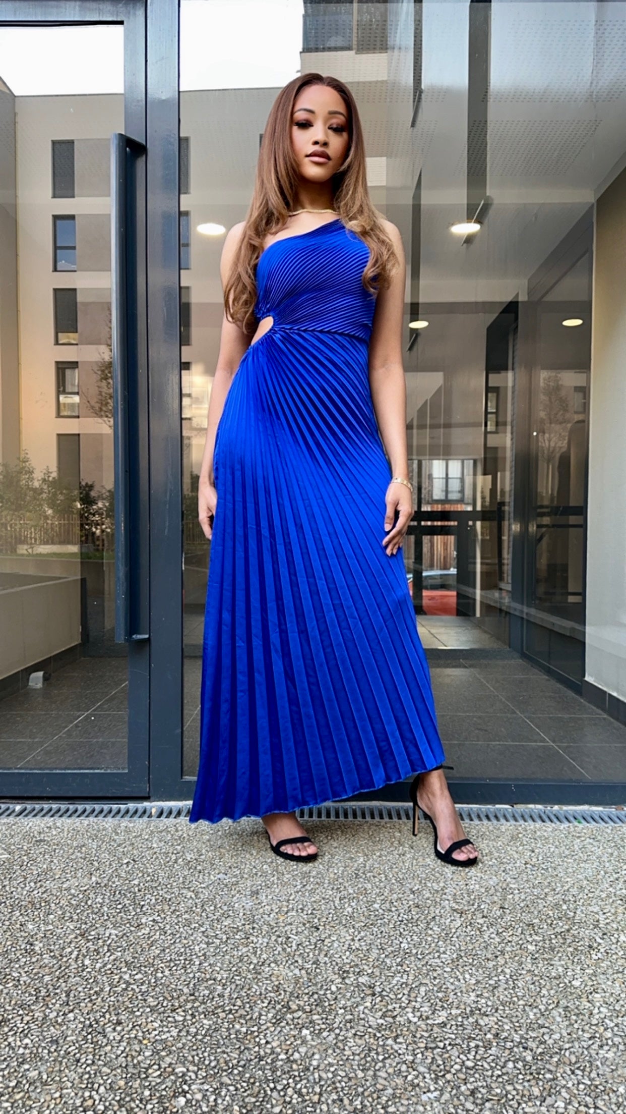 Robe asymétrique plissée bleue