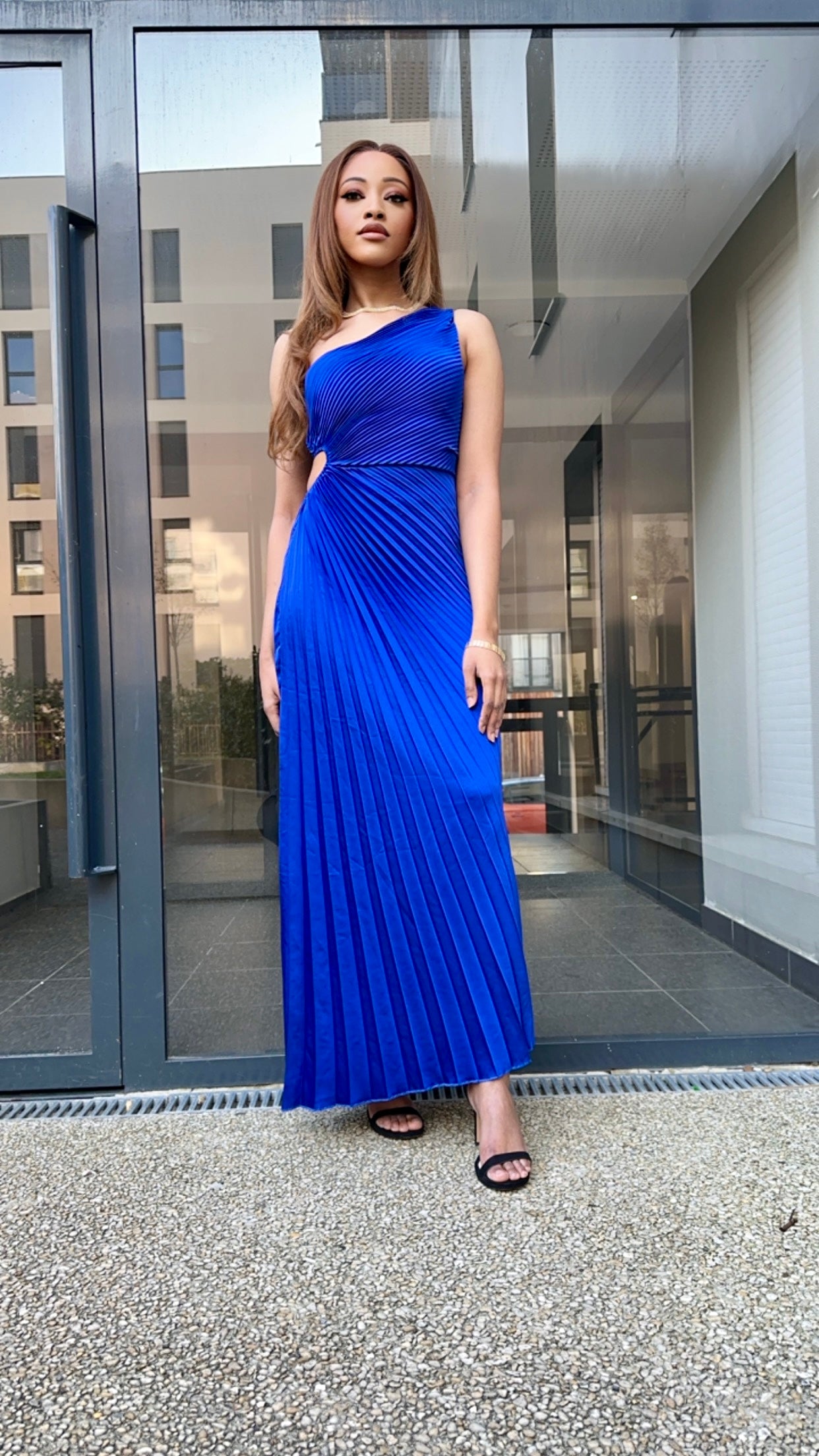 Robe asymétrique plissée bleue