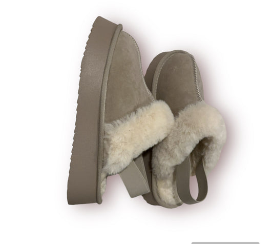 Chaussons à plateforme avec fourrure