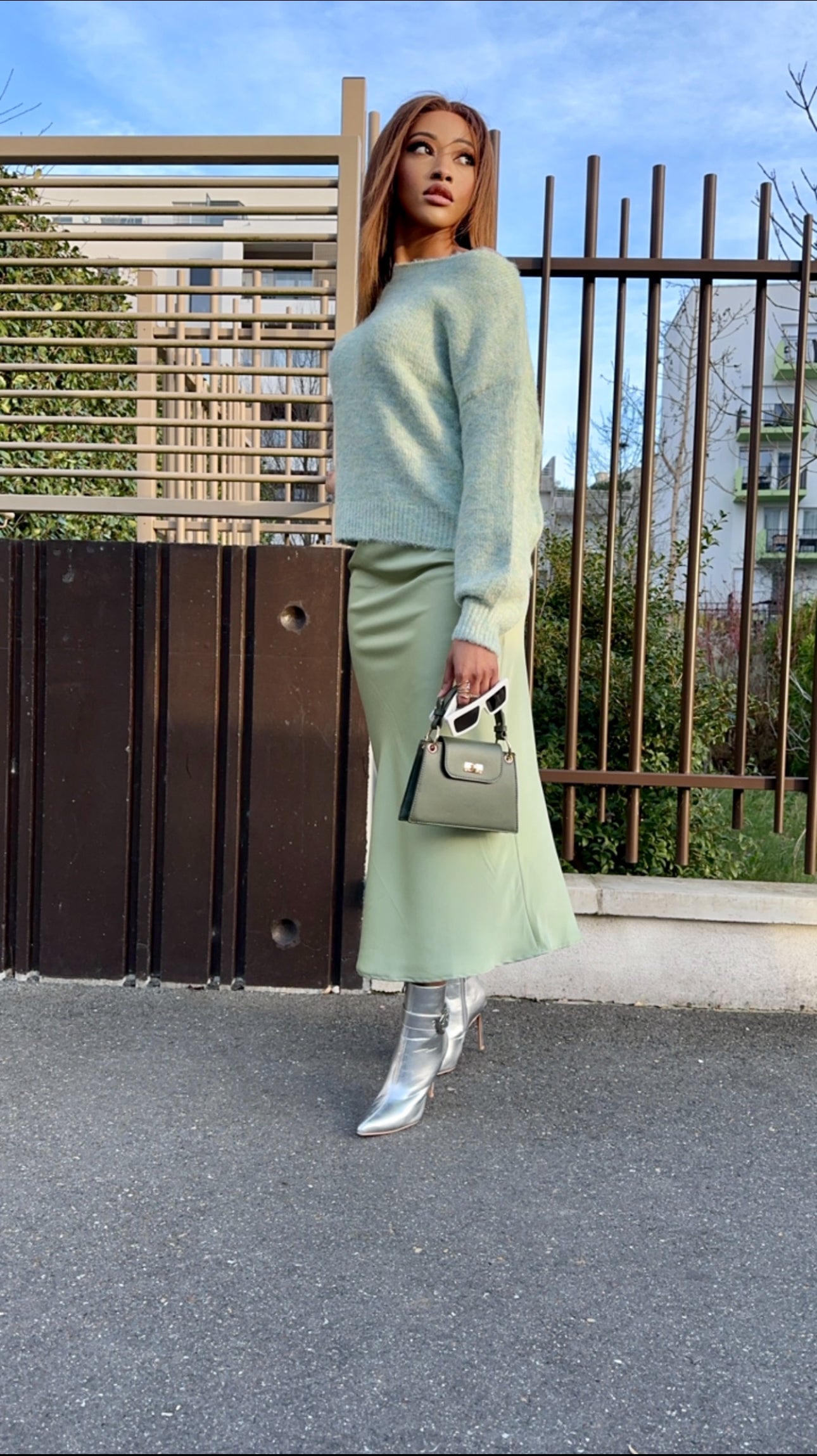 Pull glass green