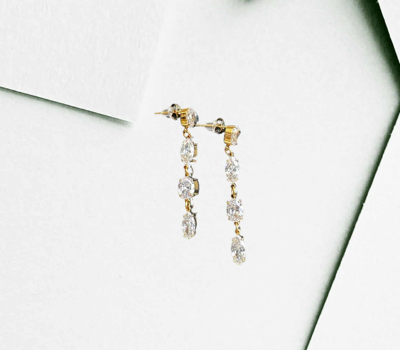 Boucles d'oreilles claires