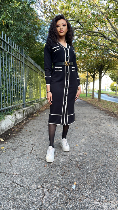 Robe boutonnée noire en maille avec ceinture