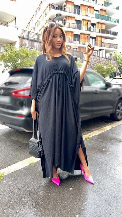 Robe ample à ceinture noire
